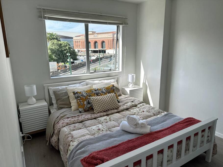 Immaculate 3 Bd 2 Bth Apartment -Free Carpark & Pool Auckland Esterno foto