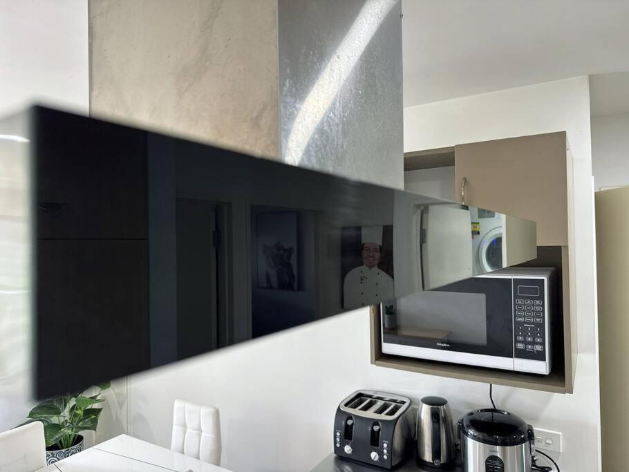 Immaculate 3 Bd 2 Bth Apartment -Free Carpark & Pool Auckland Esterno foto